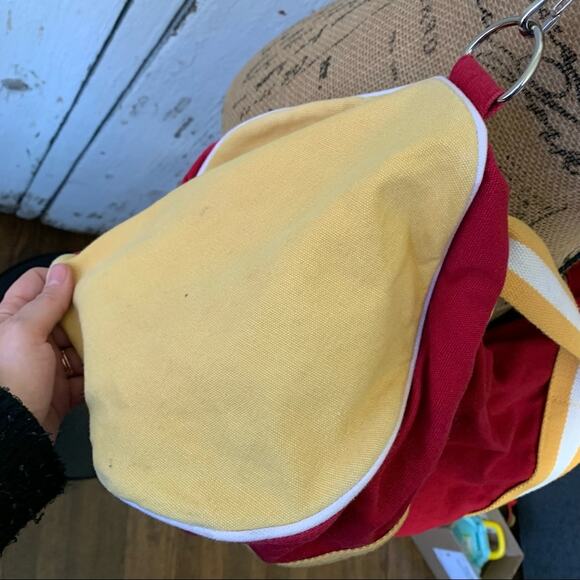 Universal Studios Wizarding World of Harry Potter Quidditch 07 Duffle Bag Red - Picture 12 of 13